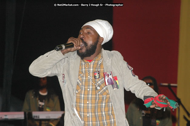 Luton Fyah at Tru-Juice Rebel Salute 2008 - The 15th staging of Tru-Juice Rebel Salute, Saturday, January 12, 2008, Port Kaiser Sports Club, St. Elizabeth, Jamaica W.I. - Photographs by Net2Market.com - Barry J. Hough Sr, Photographer - Negril Travel Guide, Negril Jamaica WI - http://www.negriltravelguide.com - info@negriltravelguide.com...!