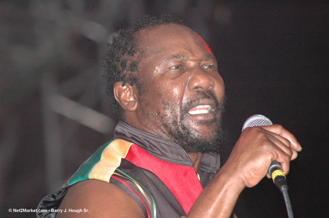 Toots and The Maytails - Red Stripe Reggae Sumfest 2005 - International Night #2 - July 23th, 2005 - Negril Travel Guide, Negril Jamaica WI - http://www.negriltravelguide.com - info@negriltravelguide.com...!