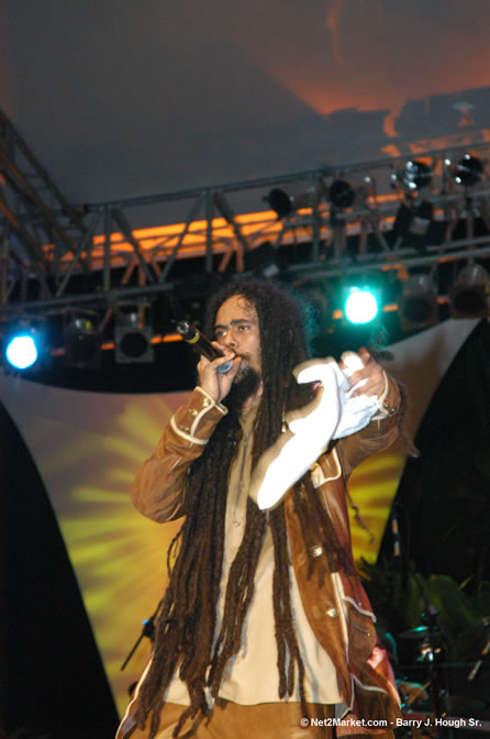 Damian "Junior Gong" Marley & Stephen Marley - Red Stripe Reggae Sumfest 2005 - International Night #2 - July 23th, 2005 - Negril Travel Guide, Negril Jamaica WI - http://www.negriltravelguide.com - info@negriltravelguide.com...!