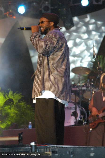 iNi Kamoze - Red Stripe Reggae Sumfest 2005 - International Night #2 - July 23th, 2005 - Negril Travel Guide, Negril Jamaica WI - http://www.negriltravelguide.com - info@negriltravelguide.com...!