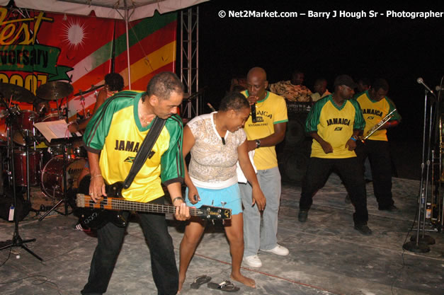 Red Stripe Reggae Sumfest 2007 - Beach Party - Tropical Beach - Sunday, July 15, 2007 - FAB 5 + Z Liquid - zip 103 fm - DJ Marvin - fame 95 fm - Craig Ross - Pieces  - Wyclef Refuge all-Star Sound System - Tropical Beach, Montego Bay, St James, Jamaica W.I. - Negril Travel Guide.com, Negril Jamaica WI - http://www.negriltravelguide.com - info@negriltravelguide.com...!