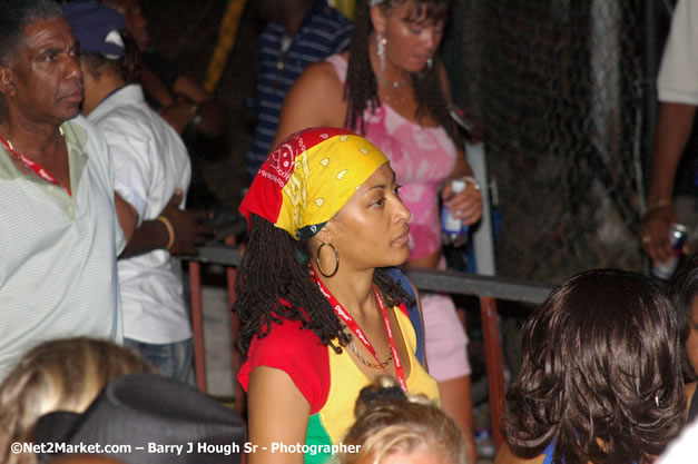 Lloyd Parks & We The People Band - Red Stripe Reggae Sumfest 2007 - Zenith - Saturday, July 21, 2007 - Catherine Hall, Montego Bay, St James, Jamaica W.I. - Negril Travel Guide, Negril Jamaica WI - http://www.negriltravelguide.com - info@negriltravelguide.com...!