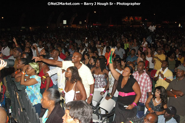 Mary J. Blige - Red Stripe Reggae Sumfest 2007 - Zenith - Saturday, July 21, 2007 - Catherine Hall, Montego Bay, St James, Jamaica W.I. - Negril Travel Guide, Negril Jamaica WI - http://www.negriltravelguide.com - info@negriltravelguide.com...!