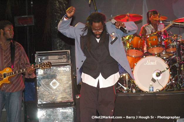 Tarrus Riley - Red Stripe Reggae Sumfest 2007 - Zenith - Saturday, July 21, 2007 - Catherine Hall, Montego Bay, St James, Jamaica W.I. - Negril Travel Guide, Negril Jamaica WI - http://www.negriltravelguide.com - info@negriltravelguide.com...!