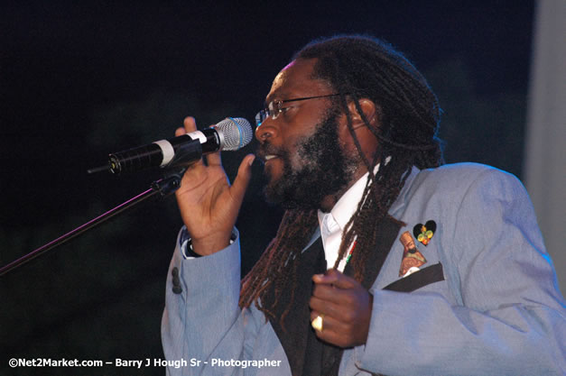 Tarrus Riley - Red Stripe Reggae Sumfest 2007 - Zenith - Saturday, July 21, 2007 - Catherine Hall, Montego Bay, St James, Jamaica W.I. - Negril Travel Guide, Negril Jamaica WI - http://www.negriltravelguide.com - info@negriltravelguide.com...!