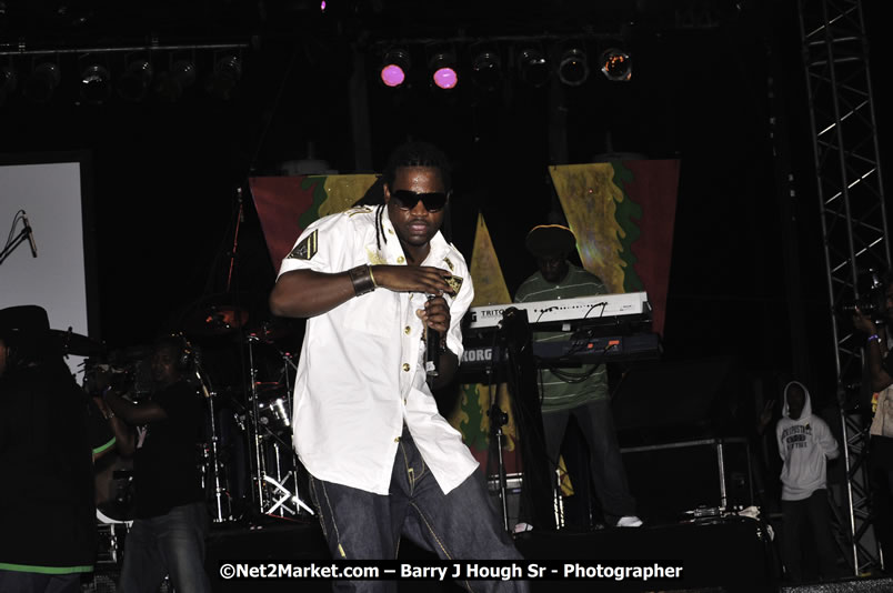 Bonafide @ Red Stripe Reggae Sumfest 2008 International Night 2, Catherine Hall, Montego Bay - Saturday, July 19, 2008 - Reggae Sumfest 2008 July 13 - July 19, 2008 - Photographs by Net2Market.com - Barry J. Hough Sr. Photojournalist/Photograper - Photographs taken with a Nikon D300 - Negril Travel Guide, Negril Jamaica WI - http://www.negriltravelguide.com - info@negriltravelguide.com...!