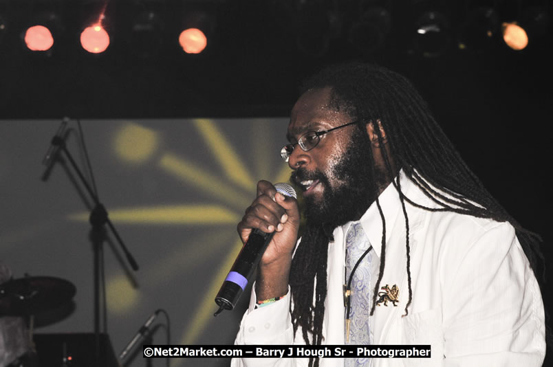  Tarrus Riley - Live in Concert - at the One Love Reggae Concert Series 09/10 @ Negril Escape Resort & Spa - Also Featuring: Mistic Bowie, Monday Justice, Cash, Dean Frazier - DJ Gemini - MC Oliver Cargill, Negril Escape Resort & Spa, One Love Drive, West End, Negril, Westmoreland, Jamaica W.I. - Tuesday, November 17, 2009 - Photographs by Net2Market.com - Barry J. Hough Sr, Photographer / Photojournalist - Photos taken with a Nikon D70, D100, or D300 - Negril Travel Guide, Negril Jamaica WI - http://www.negriltravelguide.com - info@negriltravelguide.com...!