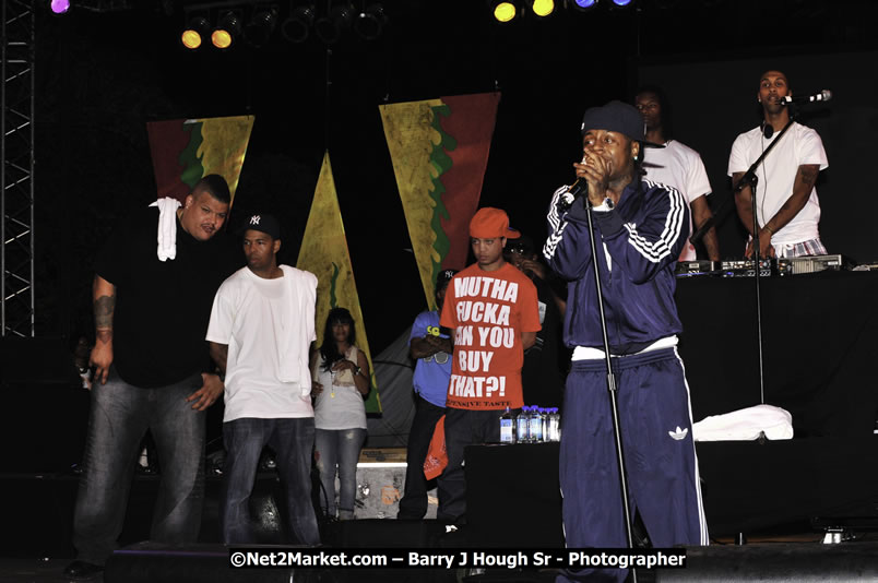 Lil Wayne @ Reggae Sumfest 2008 International Night 2, Catherine Hall, Montego Bay - Saturday, July 19, 2008 - Reggae Sumfest 2008 July 13 - July 19, 2008 - Photographs by Net2Market.com - Barry J. Hough Sr. Photojournalist/Photograper - Photographs taken with a Nikon D300 - Negril Travel Guide, Negril Jamaica WI - http://www.negriltravelguide.com - info@negriltravelguide.com...!