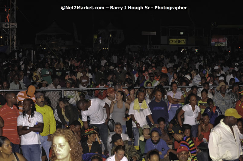 Tarrus Riley @ Reggae Sumfest 2008 International Night 2, Catherine Hall, Montego Bay - Saturday, July 19, 2008 - Reggae Sumfest 2008 July 13 - July 19, 2008 - Photographs by Net2Market.com - Barry J. Hough Sr. Photojournalist/Photograper - Photographs taken with a Nikon D300 - Negril Travel Guide, Negril Jamaica WI - http://www.negriltravelguide.com - info@negriltravelguide.com...!