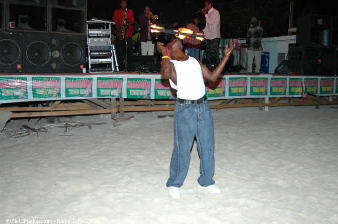 Money Cologne Promotions in Association with Roots Bamboo Presents Reggae 2006 - The Return of King Yellow Man, Negril, Jamaica W.I. - Negril Travel Guide, Negril Jamaica WI - http://www.negriltravelguide.com - info@negriltravelguide.com...!