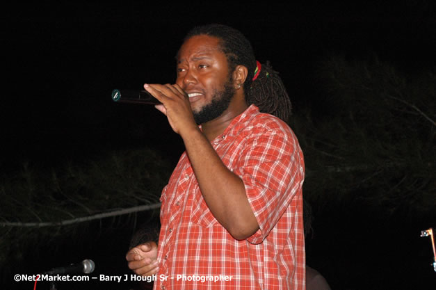 Tarrus Riley, Jimmy Riley, and Dwayne Stephensen - Money Cologne Promotions in association with "British Link Up" presents Summer Jam featuring She's Royal Tarrus Riley & Jimmy Riley - Plus Ras Slick, Sham Dawg, and Whiskey Bagio @ Roots Bamboo, Norman Manley Boulevard, Negril, Jamaica W.I. - Backed up Dean Fraser & The Hurricanne Band - MC Barry G and Rev. BB - July 25, 2007 - Negril Travel Guide.com, Negril Jamaica WI - http://www.negriltravelguide.com - info@negriltravelguide.com...!