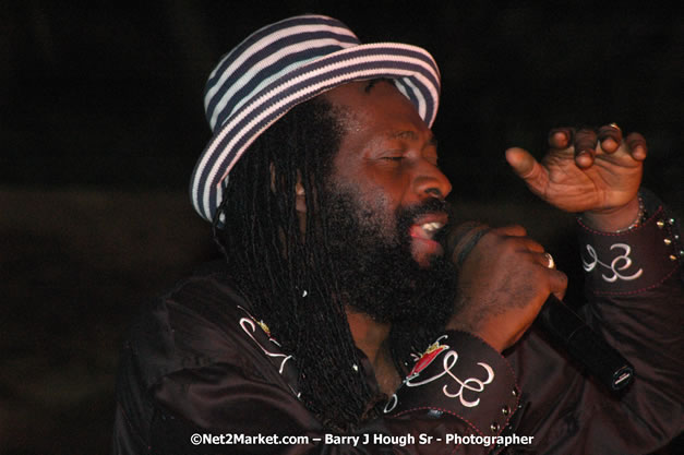 Tarrus Riley, Jimmy Riley, and Dwayne Stephensen - Money Cologne Promotions in association with "British Link Up" presents Summer Jam featuring She's Royal Tarrus Riley & Jimmy Riley - Plus Ras Slick, Sham Dawg, and Whiskey Bagio @ Roots Bamboo, Norman Manley Boulevard, Negril, Jamaica W.I. - Backed up Dean Fraser & The Hurricanne Band - MC Barry G and Rev. BB - July 25, 2007 - Negril Travel Guide.com, Negril Jamaica WI - http://www.negriltravelguide.com - info@negriltravelguide.com...!