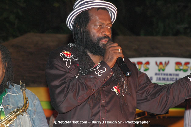 Tarrus Riley, Jimmy Riley, and Dwayne Stephensen - Money Cologne Promotions in association with "British Link Up" presents Summer Jam featuring She's Royal Tarrus Riley & Jimmy Riley - Plus Ras Slick, Sham Dawg, and Whiskey Bagio @ Roots Bamboo, Norman Manley Boulevard, Negril, Jamaica W.I. - Backed up Dean Fraser & The Hurricanne Band - MC Barry G and Rev. BB - July 25, 2007 - Negril Travel Guide.com, Negril Jamaica WI - http://www.negriltravelguide.com - info@negriltravelguide.com...!