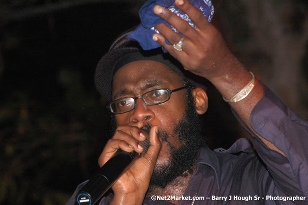 Tarrus Riley, Jimmy Riley, and Dwayne Stephensen - Money Cologne Promotions in association with "British Link Up" presents Summer Jam featuring She's Royal Tarrus Riley & Jimmy Riley - Plus Ras Slick, Sham Dawg, and Whiskey Bagio @ Roots Bamboo, Norman Manley Boulevard, Negril, Jamaica W.I. - Backed up Dean Fraser & The Hurricanne Band - MC Barry G and Rev. BB - July 25, 2007 - Negril Travel Guide.com, Negril Jamaica WI - http://www.negriltravelguide.com - info@negriltravelguide.com...!