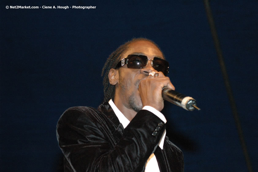 Bounty Killer - Smile Jamaica, Nine Miles, St Anns, Jamaica - Saturday, February 10, 2007 - The Smile Jamaica Concert, a symbolic homecoming in Bob Marley's birthplace of Nine Miles - Negril Travel Guide, Negril Jamaica WI - http://www.negriltravelguide.com - info@negriltravelguide.com...!