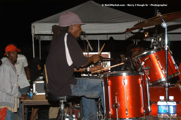 Buffalo Bill - Smile Jamaica, Nine Miles, St Anns, Jamaica - Saturday, February 10, 2007 - The Smile Jamaica Concert, a symbolic homecoming in Bob Marley's birthplace of Nine Miles - Negril Travel Guide, Negril Jamaica WI - http://www.negriltravelguide.com - info@negriltravelguide.com...!