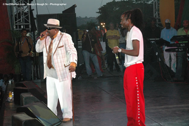 Beenie Man - Red Stripe Reggae Sumfest 2006 - Stormfront - The Blazing Dance Hall Night - Thursday, July 20, 2006 - Catherine Hall Venue - Montego Bay, Jamaica - Negril Travel Guide, Negril Jamaica WI - http://www.negriltravelguide.com - info@negriltravelguide.com...!