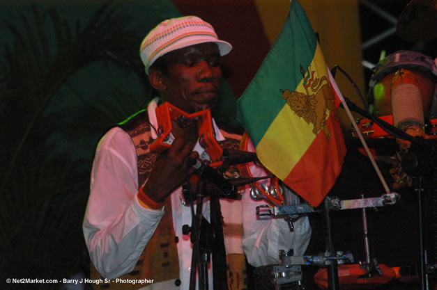 Sizzla - Ignition - The Internation Fire Blazes - Friday, July 21, 2006 - Montego Bay, Jamaica - Negril Travel Guide, Negril Jamaica WI - http://www.negriltravelguide.com - info@negriltravelguide.com...!