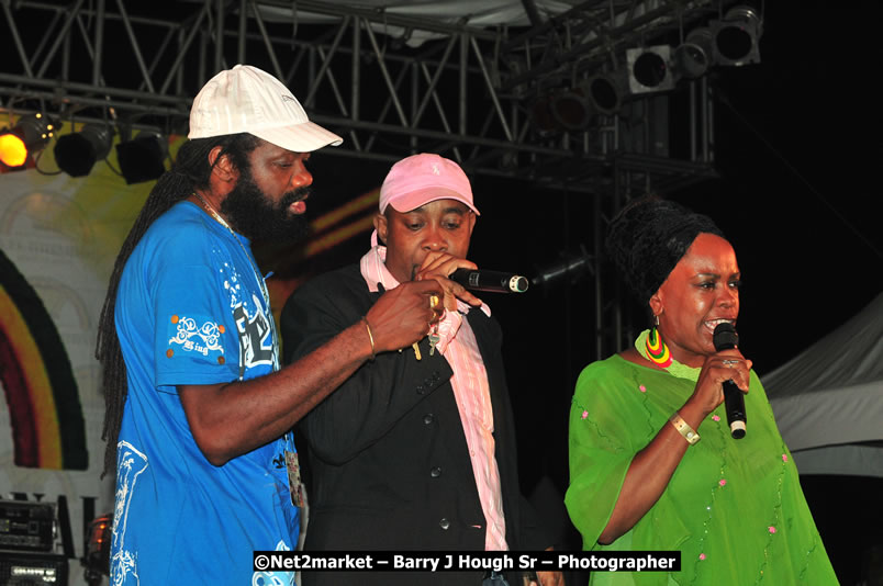 Coco T @ Unite The People An International Reggae Fest, Featuring: Beres Hammond, Coco T, Queen Ifrica, Khalil, Cameal Davis, Iley Dread, Rochelle, Geoffrey Star, Ras Penco, Kool DeLoy, Otis Gayle, J.McKay, Tiney Winey, Venue at Norman Manley Boulevard, Negril, Westmoreland, Jamaica - Saturday, April 4, 2009 - Photographs by Net2Market.com - Barry J. Hough Sr, Photographer/Photojournalist - Negril Travel Guide, Negril Jamaica WI - http://www.negriltravelguide.com - info@negriltravelguide.com...!