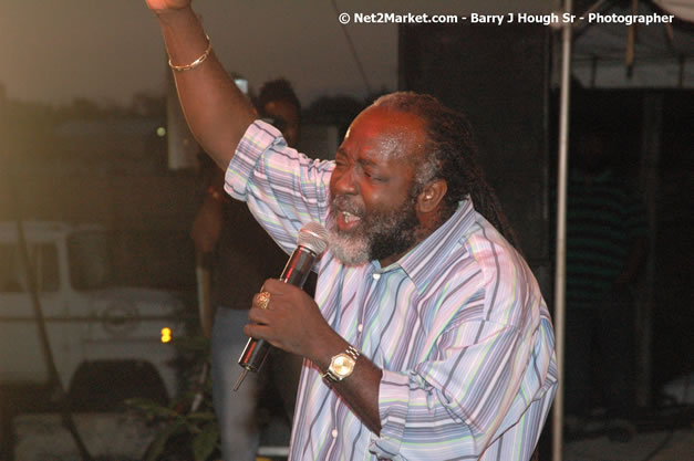 Freddie McGregor @ Western Consciousness 2007 - Presented by King of Kings Productons - Saturday, April 28, 2007 - Llandilo Cultural Centre, Savanna-La-Mar, Westmoreland, Jamaica W.I. - Negril Travel Guide, Negril Jamaica WI - http://www.negriltravelguide.com - info@negriltravelguide.com...!