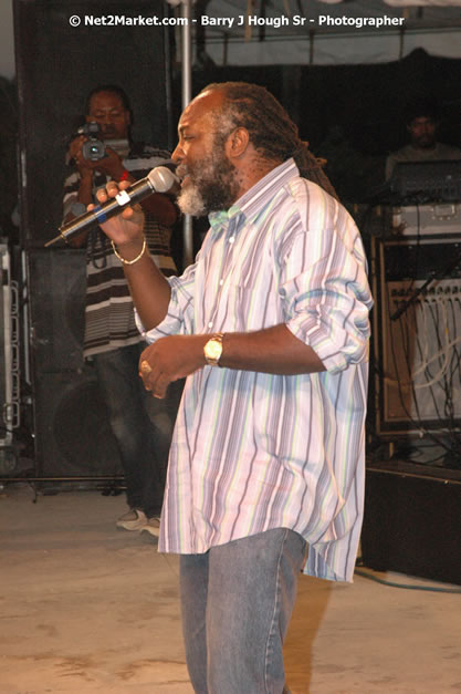 Freddie McGregor @ Western Consciousness 2007 - Presented by King of Kings Productons - Saturday, April 28, 2007 - Llandilo Cultural Centre, Savanna-La-Mar, Westmoreland, Jamaica W.I. - Negril Travel Guide, Negril Jamaica WI - http://www.negriltravelguide.com - info@negriltravelguide.com...!