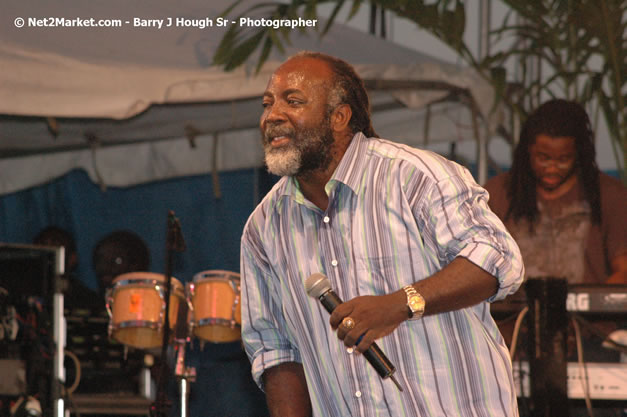 Freddie McGregor @ Western Consciousness 2007 - Presented by King of Kings Productons - Saturday, April 28, 2007 - Llandilo Cultural Centre, Savanna-La-Mar, Westmoreland, Jamaica W.I. - Negril Travel Guide, Negril Jamaica WI - http://www.negriltravelguide.com - info@negriltravelguide.com...!