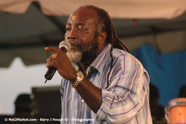 Freddie McGregor @ Western Consciousness 2007 - Presented by King of Kings Productons - Saturday, April 28, 2007 - Llandilo Cultural Centre, Savanna-La-Mar, Westmoreland, Jamaica W.I. - Negril Travel Guide, Negril Jamaica WI - http://www.negriltravelguide.com - info@negriltravelguide.com...!