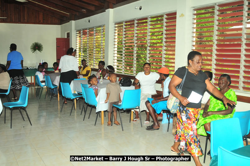 The Graduation Ceremony Of Police Officers - Negril Education Evironmaent Trust (NEET), Graduation Exercise For Level One Computer Training, Venue at Travellers Beach Resort, Norman Manley Boulevard, Negril, Westmoreland, Jamaica - Saturday, April 5, 2009 - Photographs by Net2Market.com - Barry J. Hough Sr, Photographer/Photojournalist - Negril Travel Guide, Negril Jamaica WI - http://www.negriltravelguide.com - info@negriltravelguide.com...!