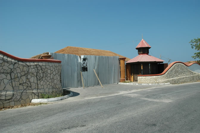 World Famous Rick's Cafe - Negril's West End Cliffs - Rebuilding After Ivan - Negril Travel Guide, Negril Jamaica WI - http://www.negriltravelguide.com - info@negriltravelguide.com...!